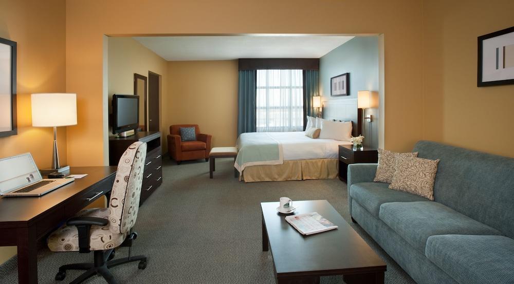 Wingate By Wyndham Regina Hotel Exterior photo